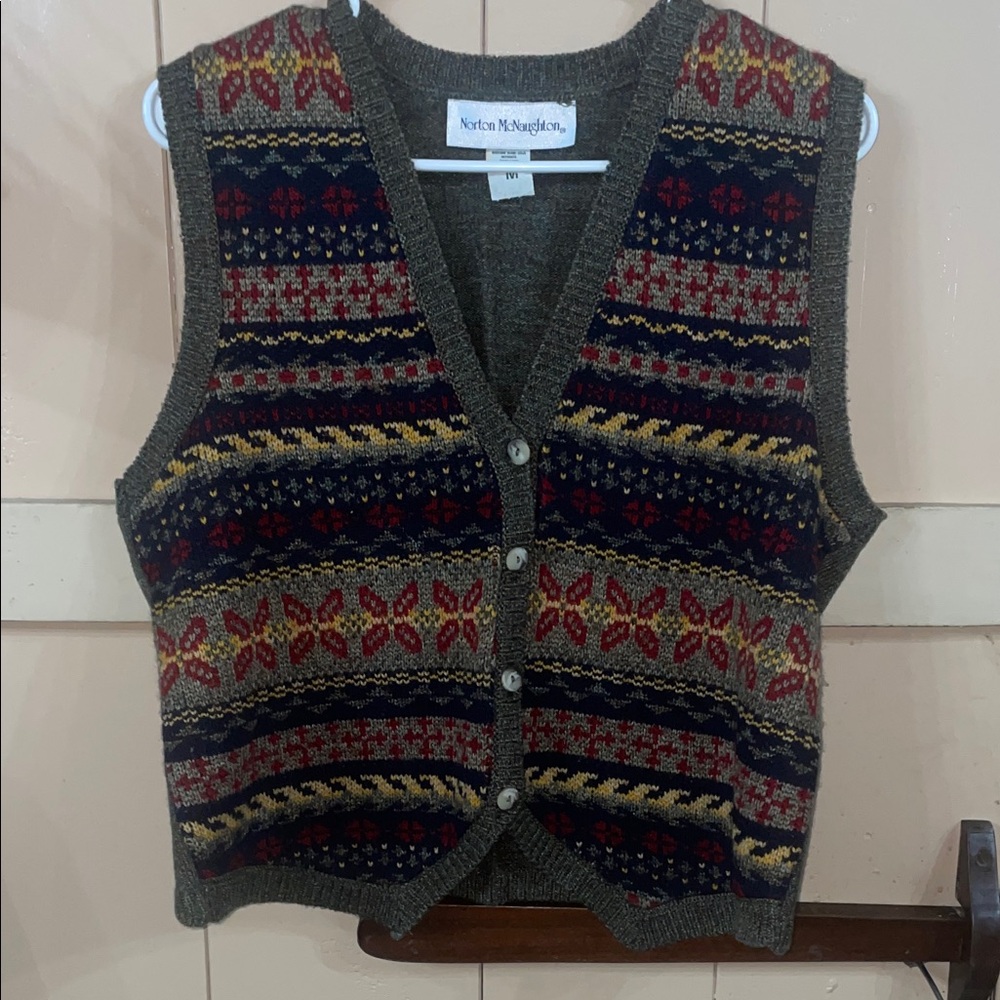 Norton McNaughton Women's Patterned Knit Vest, size medium, vintage, 90s